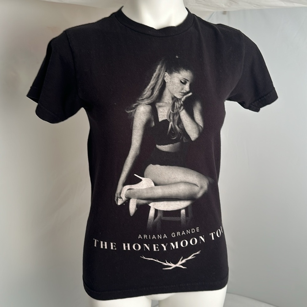 Ariana Grande Honeymoon Tour 2015 black short sleeve t-shirt